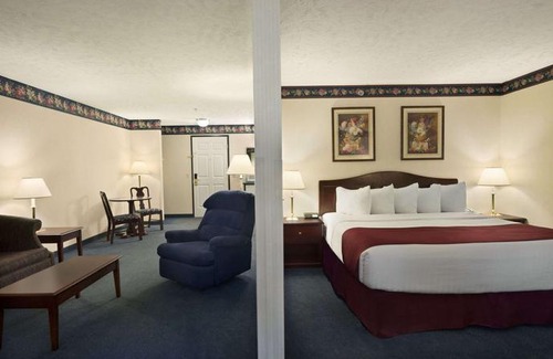 Grayling Hotel | Days Inn by Wyndham Grayling