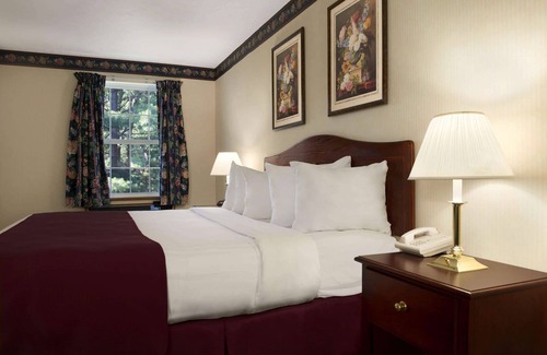 Grayling Hotel | Days Inn by Wyndham Grayling