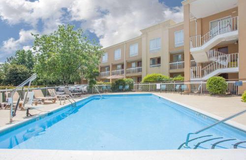 Greenville - Spartanburg Hotel | Days Inn by Wyndham Greenville