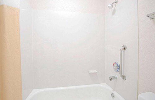 Greenville - Spartanburg Hotel | Days Inn by Wyndham Greenville