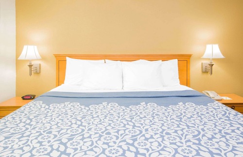 Hattiesburg Hotel | Days Inn by Wyndham Hattiesburg MS