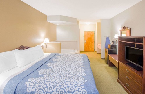 Hattiesburg Hotel | Days Inn by Wyndham Hattiesburg MS