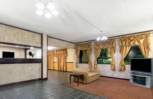 Hagerstown Hotel | Days Inn by Wyndham Hagerstown I-70
