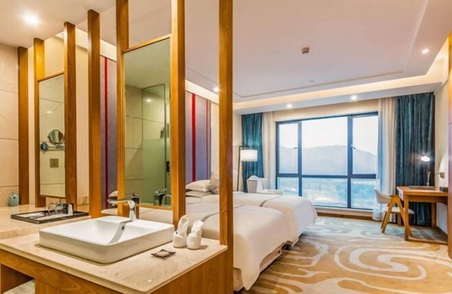 Xihu Hotel | Days Inn by Wyndham Hangzhou Zhuantang