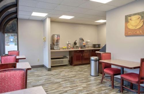 Harriman Hotel | Days Inn by Wyndham Harriman
