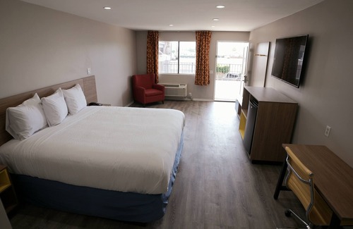 Hemet Hotel | Days Inn by Wyndham Hemet