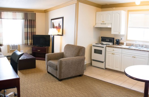 High Level Hotel | Days Inn by Wyndham High Level
