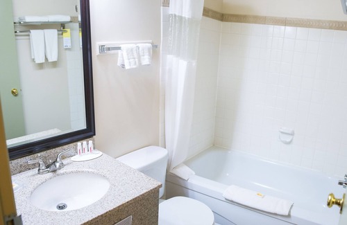 High Level Hotel | Days Inn by Wyndham High Level
