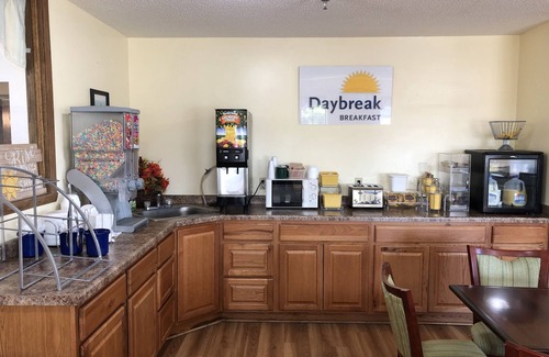 Iron Mountain Hotel | Days Inn by Wyndham Iron Mountain