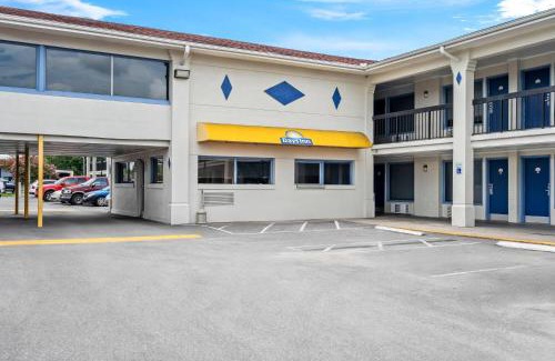 Jacksonville Hotel | Days Inn by Wyndham Jacksonville NC