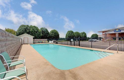 Joelton Hotel | Days Inn by Wyndham Joelton/Nashville