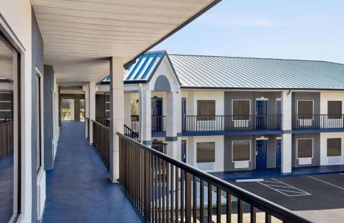 Kingsland Hotel | Days Inn by Wyndham Kingsland GA