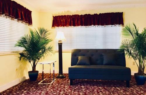 Lake Village Hotel | Days Inn by Wyndham Lake Village