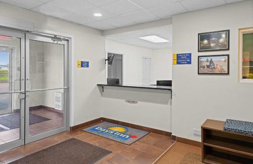 Lamont Hotel | Days Inn by Wyndham Lamont