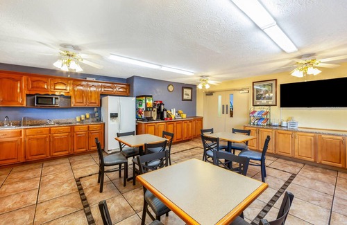Lexington Hotel | Days Inn by Wyndham Lexington