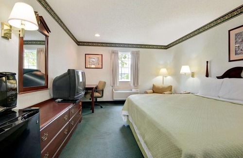 Elkton Hotel | Days Inn by Wyndham Lisbon