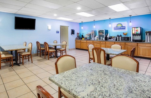 Livonia Hotel | Days Inn by Wyndham Livonia/Canton/Detroit