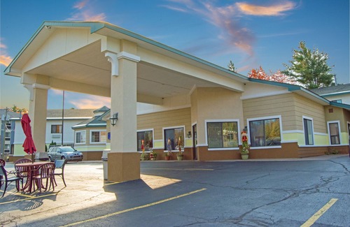Marquette Hotel | Days Inn by Wyndham Marquette