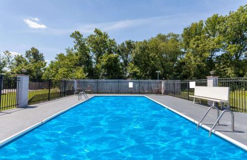 Martin Hotel | Days Inn by Wyndham Martin