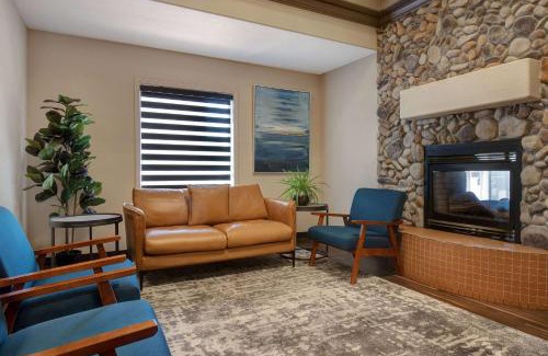 Medicine Hat Hotel | Days Inn by Wyndham Medicine Hat