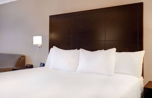 Medicine Hat Hotel | Days Inn by Wyndham Medicine Hat