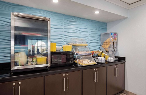 Miami Hotel | Days Inn by Wyndham Miami