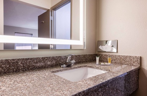 Mooresville Hotel | Days Inn by Wyndham Mooresville Lake Norman