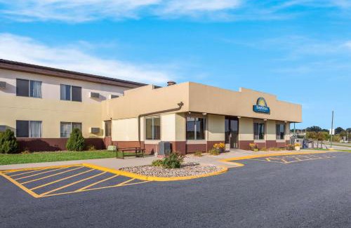 Newton Hotel | Days Inn by Wyndham Newton