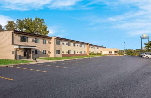 Newton Hotel | Days Inn by Wyndham Newton