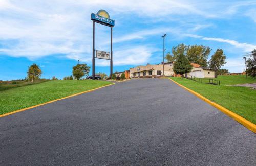 Newton Hotel | Days Inn by Wyndham Newton