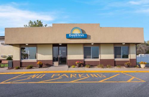 Newton Hotel | Days Inn by Wyndham Newton