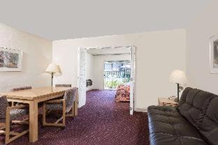 Novato Hotel | Days Inn by Wyndham Novato/San Francisco