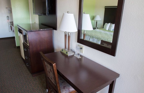 Oceanside Hotel | Days Inn by Wyndham Oceanside