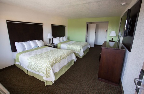 Oceanside Hotel | Days Inn by Wyndham Oceanside