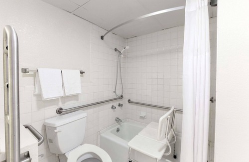 Central Oklahoma City Hotel | Days Inn by Wyndham Oklahoma City Fairground