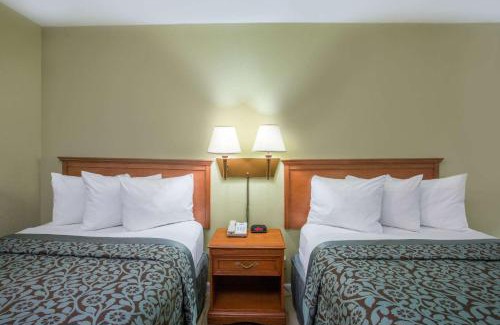 National Gardens Hotel | Days Inn by Wyndham Ormond Beach