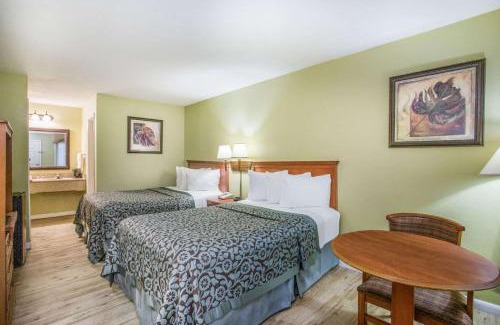 National Gardens Hotel | Days Inn by Wyndham Ormond Beach