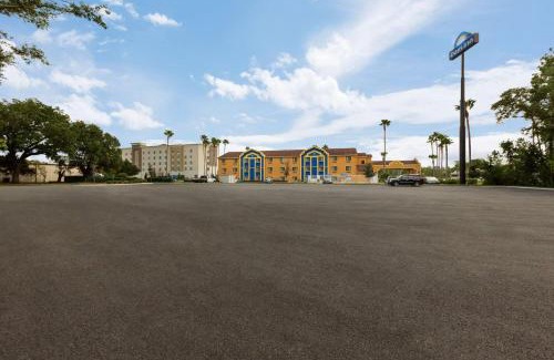 Orange Park Hotel | Days Inn by Wyndham Orange Park/Jacksonville