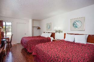 Orange Hotel | Days Inn by Wyndham Orange Anaheim