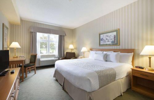 Ramara Hotel | Days Inn by Wyndham Orillia