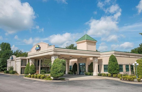 Paducah Hotel | Days Inn by Wyndham Paducah I-24 Exit 4