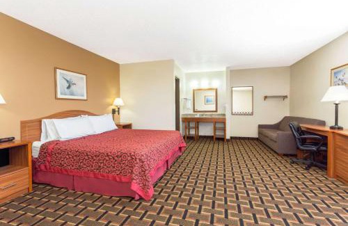 Keith County Hotel | Days Inn by Wyndham Paxton