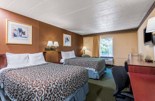 South Hills Hotel | Days Inn by Wyndham Pittsburgh