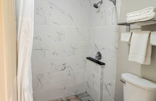 Portland Hotel | Days Inn by Wyndham Portland/Corpus Christi