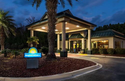 Richmond Hill Hotel | Days Inn by Wyndham Richmond Hill/Savannah