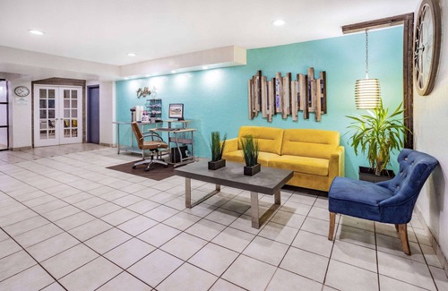 Northwest Raleigh Hotel | Days Inn by Wyndham Raleigh Glenwood-Crabtree