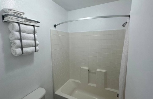 Ridgecrest Hotel | Days Inn by Wyndham Ridgecrest near China Lake Naval Station