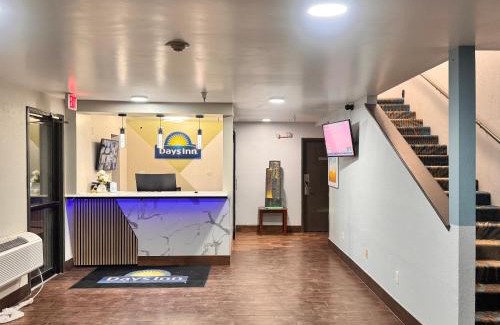 Salina Hotel | Days Inn by Wyndham Salina I-70