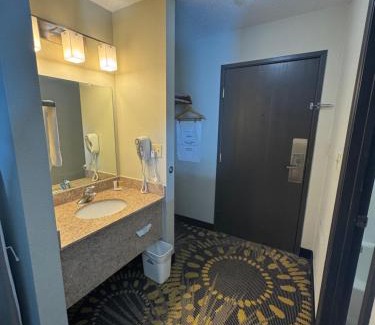 Salina Hotel | Days Inn by Wyndham Salina I-70
