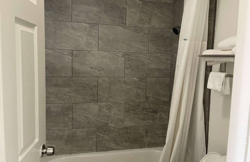 San Antonio Hotel | Days Inn by Wyndham San Antonio Southeast/Frost Bank Center